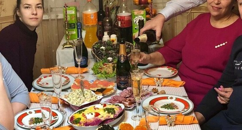 Скромный праздник или гуляния с размахом: во сколько обойдется «нищебродский» новогодний стол и стол для мажоров 