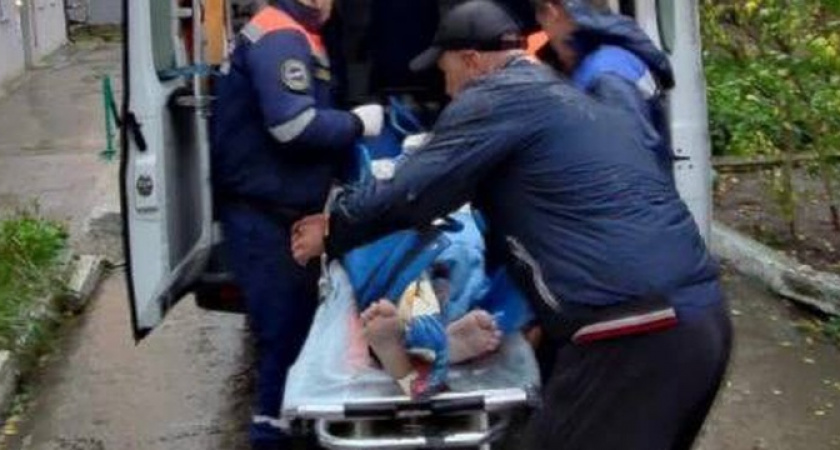 Спас сосед: новороссийские спасатели освободили из квартиры пожилого мужчину