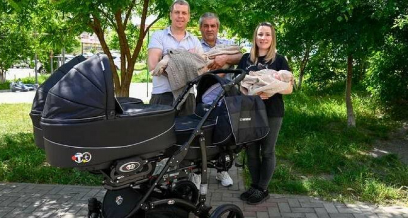Сразу многодетные! Жительница Новороссийска родила тройню 