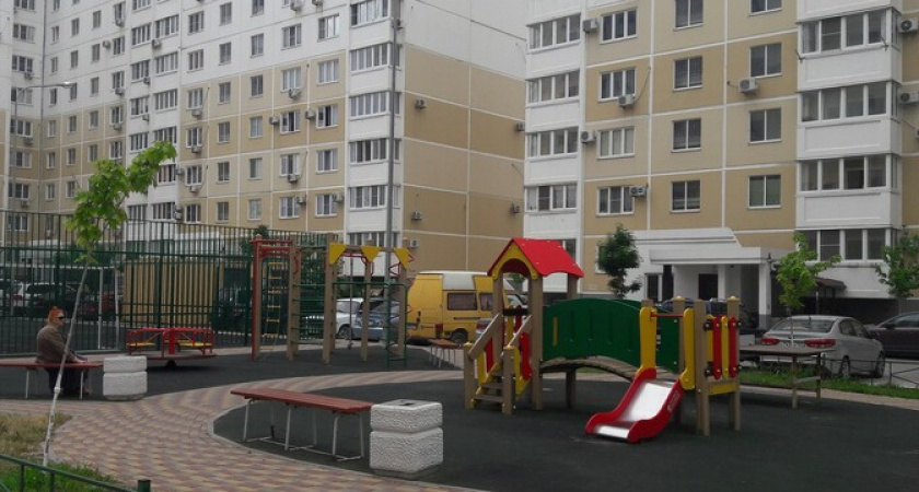 Коммунальные войны: в Новороссийске между жильцами новостройки и представителями УК произошла потасовка