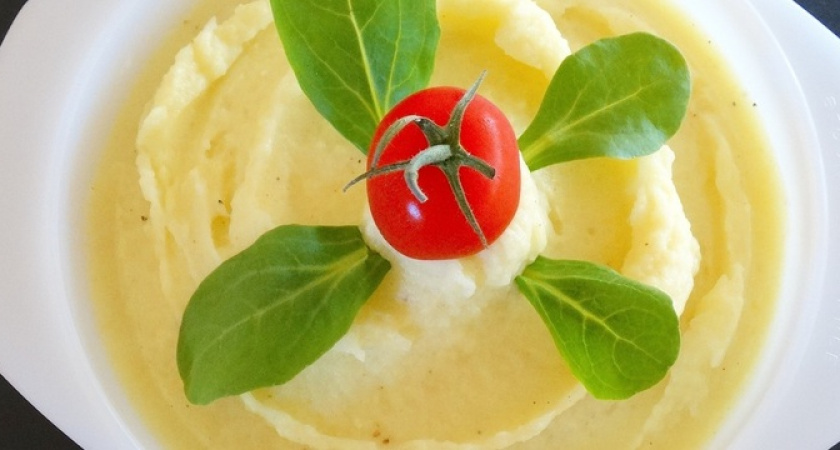 Подавайте картофельное пюре только так — будет шедевром: гости завизжат от восторга