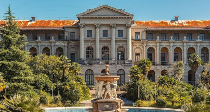 Так уходит эпоха: советские санатории в Сочи превращаются в модные апартаменты и отели класса люкс