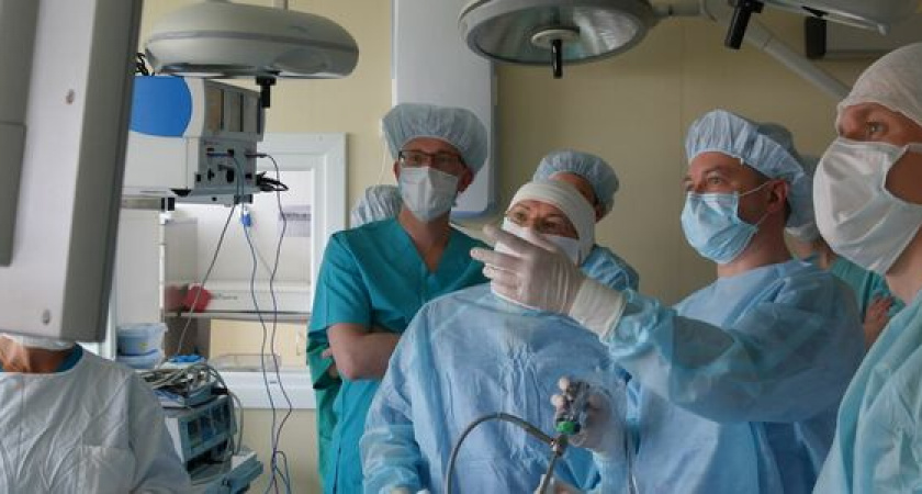 В Новороссийске чуть не задохнулся 11-летний ребенок, который случайно вдохнул осколок фары