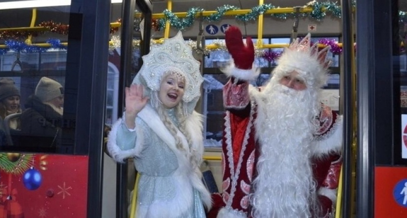 С завтрашнего дня в Новороссийске запустят новогодние троллейбусы! 