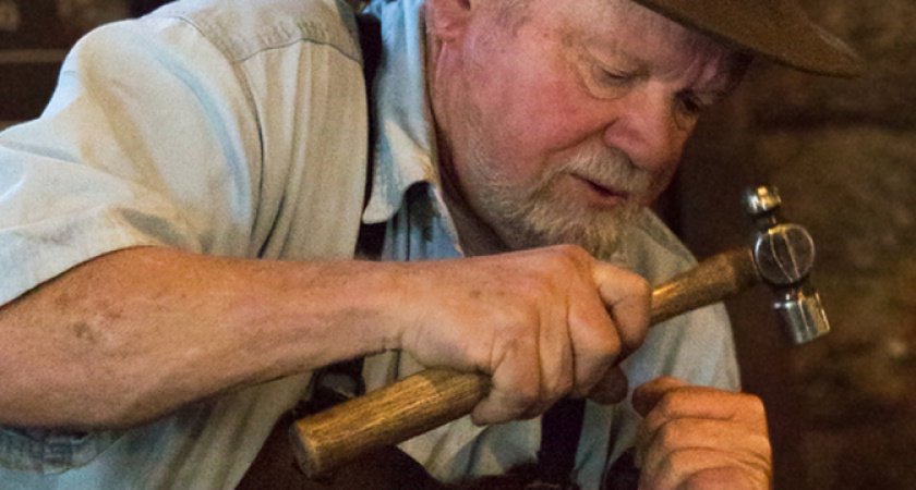 Минтруд: каждому пенсионеру со званием «Ветеран труда» назначена жирная прибавка к пенсии в 2024 году