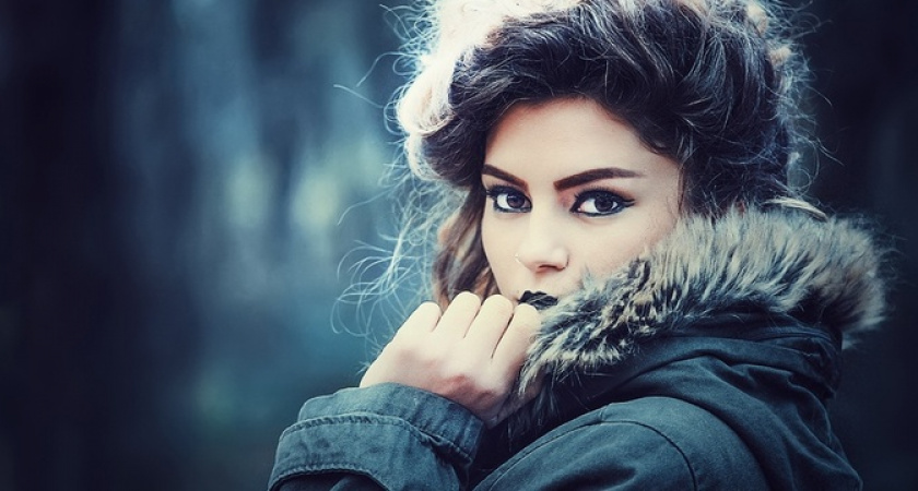 Простые и дешевые методы: что делать, чтобы кожа зимой не шелушилась — ответ врача