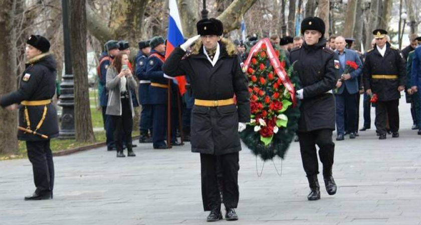 Забег мужества, выстрел памяти c «Михаила Кутузова» и салют: как Новороссийск отметит День защитника Отечества