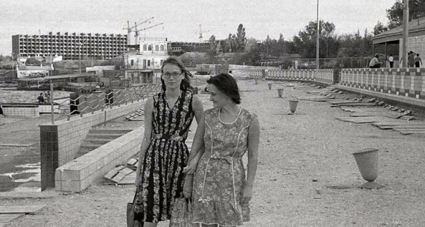 «Мистер No», диско-клуб «Альберто» и «Дикси»: самые популярные молодежные места в Новороссийске 30 лет назад и сейчас