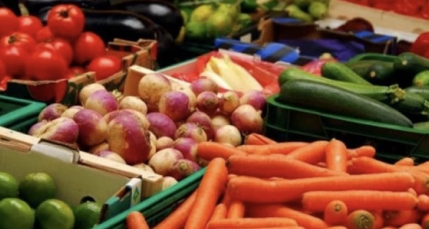 Цены взлетели, а вкус пластмассы: сколько стоят овощи на рынке Новороссийска перед Новым годом