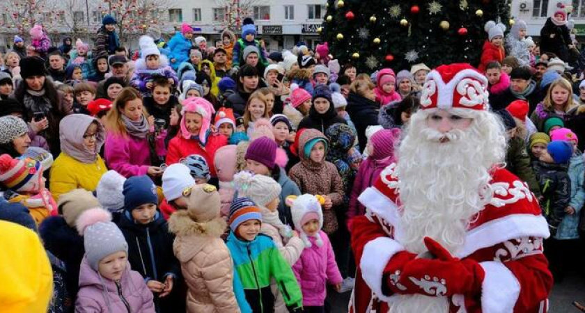 ДедМоробус, Снегуробус и новогодний троллейбус: режим работы праздничного транспорта в Новороссийске