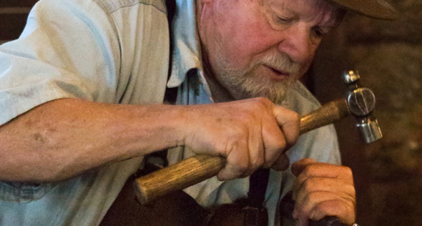 Решение принято: всем пенсионерам со званием ветерана труда полагается новая льгота