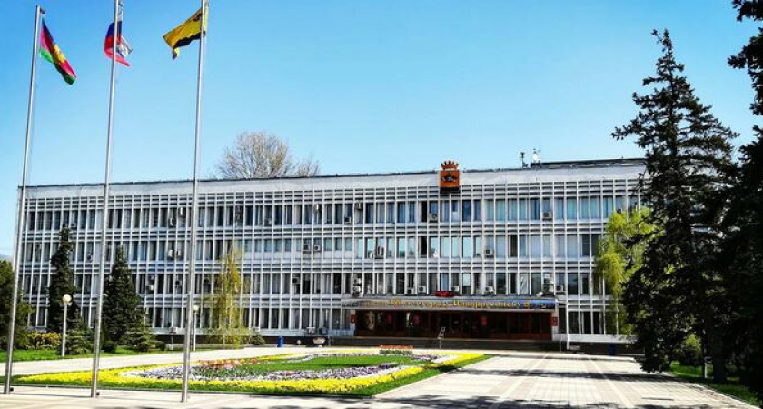 Размещать торговые объекты, штрафовать нарушителей и сдавать рекламные конструкции: как администрация Новороссийска планирует пополнять бюджет в 2024 году