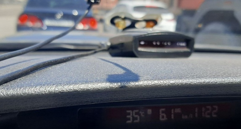 «35 градусов жары, фуры, пробки»: новороссийцы пожаловались на огромные пробки на Шесхарисе