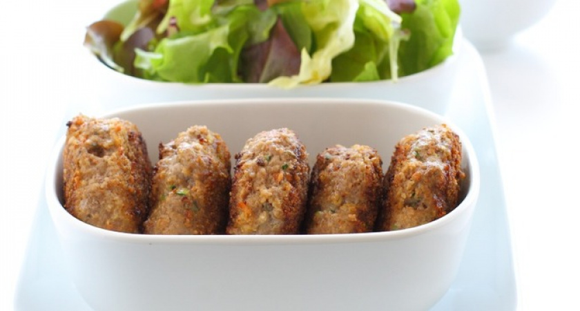 Научитесь готовить куриные котлеты с укропом: вся семья будет в восторге