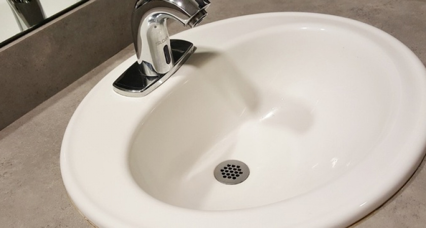 1 стакан прямо в раковину — засора не будет через 5 минут