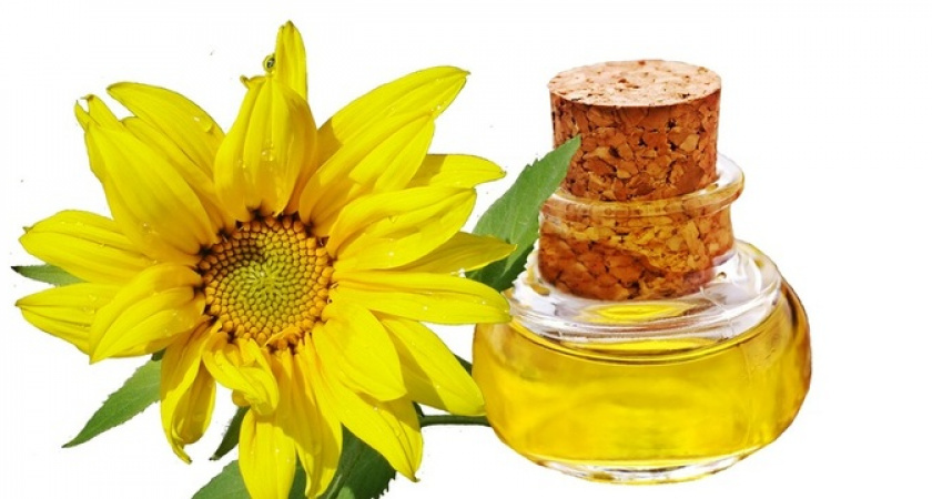 1 ложка в бутылку: этот ингредиент в разы продлит срок годности подсолнечного масла