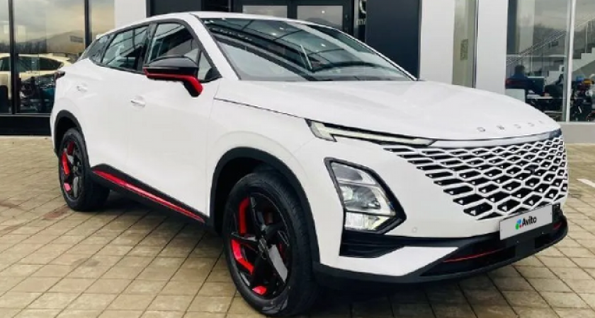 Камера заднего вида, дистанционный запуск и 2-зонный климат-контроль: OMODA С5 в базовой комплектации «Joy»