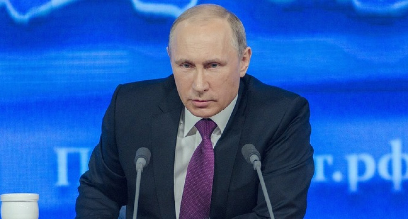 Путин предложил возобновить индексацию пенсий работающим пенсионерам с 2025 года
