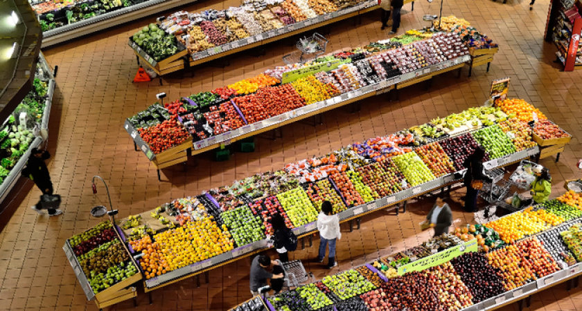 Сюрприз от гипермаркетов. Эти продукты исчезнут с прилавков крупных сетей супермаркетов уже с 17 марта