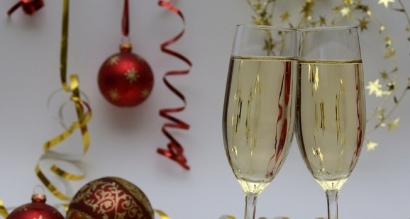 Плохо не будет: вот что нужно пить на Новый год на самом деле — врач подтвердила