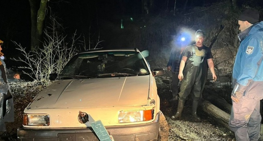 В Новороссийске мощное течение унесло иномарку в Неберджаевское водохранилище
