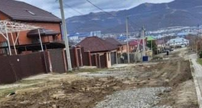 В поселке Борисовка под Новороссийском начали восстанавливать улицы, перерытые из-за прокладки водопровода к детскому саду