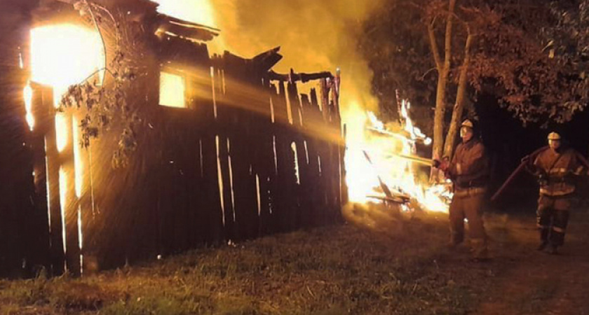 Новороссиец со злости спалил сарай своей знакомой 