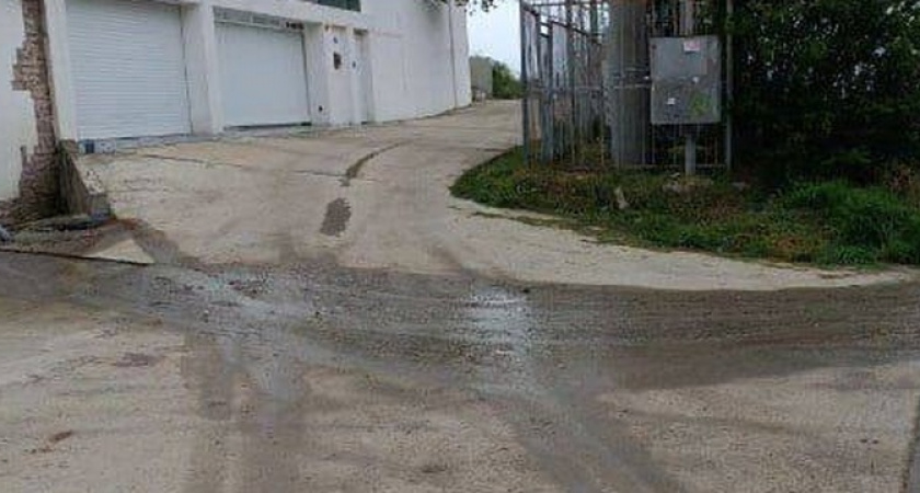 Улицу Мореходную в Мысхако под Новороссийском затопило фекалиями