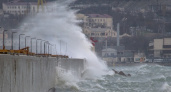 Гроза, ливни и наступление холодов: в Новороссийске из-за смерчей объявлено штормовое предупреждение