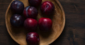 Гастроэнтеролог рассказала о пользе сливы сливы, сколько ее можно съесть и как слива борется с тромбами