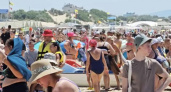 Трещит по швам: пляжи Новороссийска переполнены в два раза