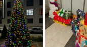 Елки в подъездах и утренники во дворах: новороссийцы продолжают сами создавать праздничную атмосферу в городе