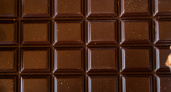 Не покупайте даже по акциям. Роскачество назвало марки шоколада, где сплошное пальмовое масло