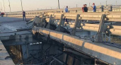 На Крымском мосту произошло ЧП: автомобильное и железнодорожное движение остановлено, два человека погибли, ребенок находится в больнице