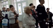 «Люди занимают очередь с 4-х утра!»: сотни новороссийцев не могут получить талоны в поликлинике из-за сбоя в программе 