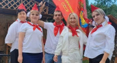 В поселке Каменномостском открылся пионерский лагерь для взрослых «Вперед в СССР»