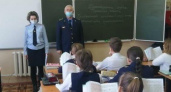 Транспортные полицейские Новороссийска в преддверии весенних каникул провели профилактические беседы со школьниками