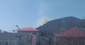В Новороссийске тушат пожар на горе Колдун. Фото очевидцев
