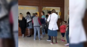 Жители Новороссийска сняли на видео огромную очередь в детской поликлинике