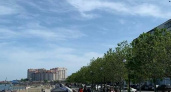 «Самоизоляция закончилась в Новороссийске?» Фото заполненной людьми набережной обсуждают в Сети