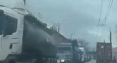 "И днем и ночью стоим!": новороссийцы задыхаются в пробках из-за большегрузов