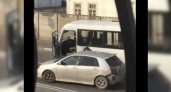 «Стучал кулаками по двери и плевал в машину»: новороссийцы сняли на видео «разборку» водителей автобуса и «легковушки»