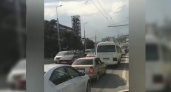 «Только хуже стало!»: новороссийцы выкладывают видео огромных пробок, которые собираются на Шесхарисе после открытия новой развязки