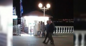 Абрамович и Кондратьев были замечены без охраны на набережной Геленджика: прохожие сняли видео