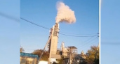 «Какой ужас!»: новороссийцы сняли на видео, как из трубы цемзавода поднимается столб густого серого дыма