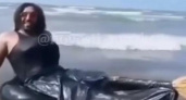 Какое море, такие и русалки: в Анапе сняли на видео фантастическое существо