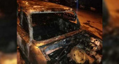 Ночью в Центральном районе Новороссийска огнем уничтожило легковой автомобиль