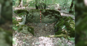 В лесу под Новороссийском обнаружена каменная россыпь, очень похожая на дольменный комплекс