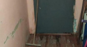 «НУК только дерет с нас деньги!»: жильцы дома на Прямой в Новороссийске, где два раза за неделю случился потоп, показали, в каком состоянии находится многоэтажка
