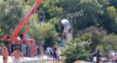 Под Новороссийском у озера Абрау-Дюрсо автоледи с ребенком в салоне вылетела с дороги